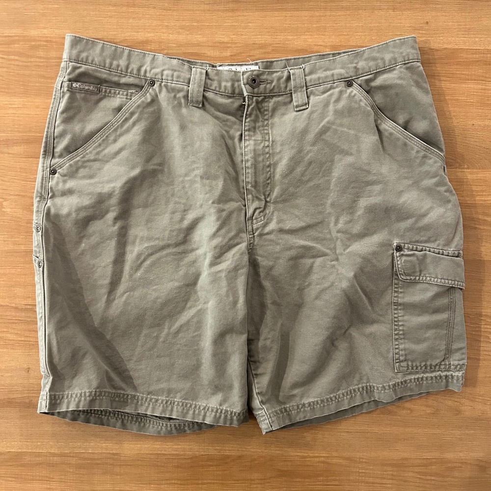 Columbia Sportswear Company Men's Cargo Shorts Size 40 Khaki‎ Green Outdoor